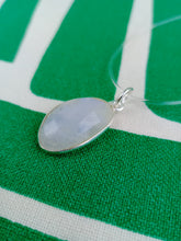 Cargar imagen en el visor de la galería, Colgante Piedra Luna Mediana Mod. 3
