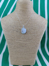Cargar imagen en el visor de la galería, Colgante Piedra Luna Mediana Mod. 4
