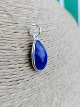 Cargar imagen en el visor de la galería, Colgante Lapislazuli Facetado Mod. 3
