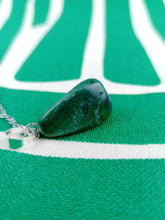 Cargar imagen en el visor de la galería, Colgante Malaquita Mod. 4
