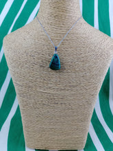 Cargar imagen en el visor de la galería, Colgante Malaquita Mod. 3
