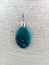 Cargar imagen en el visor de la galería, Colgante Jade Verde Mod. 10
