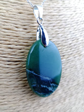 Cargar imagen en el visor de la galería, Colgante Jade Verde Mod. 10
