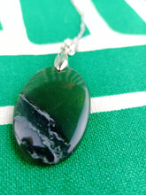 Cargar imagen en el visor de la galería, Colgante Jade Verde Mod. 10
