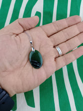 Cargar imagen en el visor de la galería, Colgante Jade Verde Mod. 10
