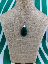 Cargar imagen en el visor de la galería, Colgante Jade Verde Mod. 9
