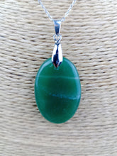 Cargar imagen en el visor de la galería, Colgante Jade Verde Mod. 9
