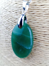 Cargar imagen en el visor de la galería, Colgante Jade Verde Mod. 9
