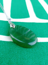Cargar imagen en el visor de la galería, Colgante Jade Verde Mod. 9
