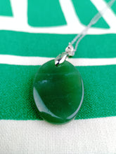 Cargar imagen en el visor de la galería, Colgante Jade Verde Mod. 9
