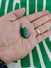 Cargar imagen en el visor de la galería, Colgante Jade Verde Mod. 9
