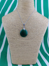 Cargar imagen en el visor de la galería, Colgante Jade Verde Mod. 8
