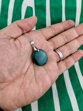 Cargar imagen en el visor de la galería, Colgante Jade Verde Mod. 8

