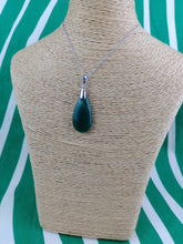 Cargar imagen en el visor de la galería, Colgante Jade Verde Mod. 7
