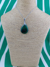 Cargar imagen en el visor de la galería, Colgante Jade Verde Mod. 6
