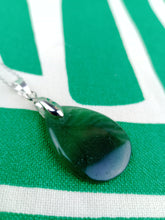 Cargar imagen en el visor de la galería, Colgante Jade Verde Mod. 6

