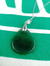 Cargar imagen en el visor de la galería, Colgante Jade Verde Mod. 6
