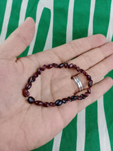 Cargar imagen en el visor de la galería, Pulsera Granate Nuggets Mini
