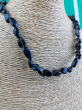 Cargar imagen en el visor de la galería, Collar Onix Negro Nuggets Mini
