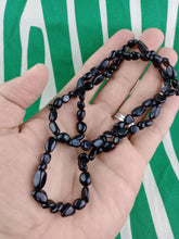 Cargar imagen en el visor de la galería, Collar Onix Negro Nuggets Mini
