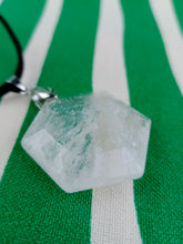 Cargar imagen en el visor de la galería, Colgante Cuarzo Cristal Estrella 6 puntas Mod 1
