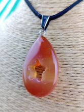 Cargar imagen en el visor de la galería, Colgante Carneola Lagrima con Estella Mod 2
