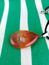 Cargar imagen en el visor de la galería, Colgante Carneola Lagrima con Estella Mod 2
