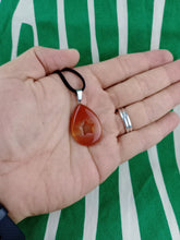Cargar imagen en el visor de la galería, Colgante Carneola Lagrima con Estella Mod 2
