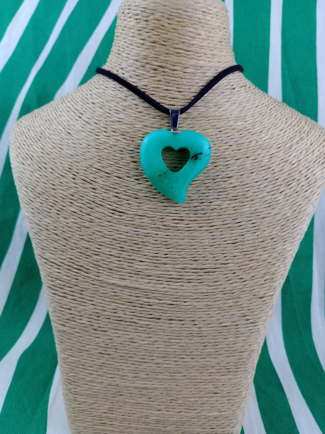 Colgante Corazon Perforado Jade Verde