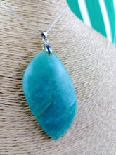 Cargar imagen en el visor de la galería, Colgante Amazonita Hoja
