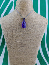 Cargar imagen en el visor de la galería, Colgante Lagrima Amatista Facetado

