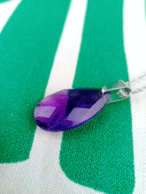 Cargar imagen en el visor de la galería, Colgante Lagrima Amatista Facetado
