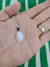 Cargar imagen en el visor de la galería, Colgante Lagrima Cuarzo Blanco Facetado
