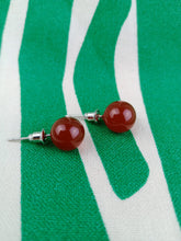 Cargar imagen en el visor de la galería, Pendientes Pin Cornalina 10 mm
