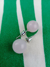 Cargar imagen en el visor de la galería, Pendientes Pin Cuarzo Rosa 10 mm
