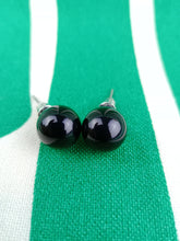 Cargar imagen en el visor de la galería, Pendientes Pin Onix Negro 10 mm
