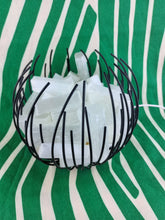 Cargar imagen en el visor de la galería, Lampara Forma de Mandarina de Selenita
