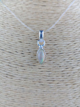 Cargar imagen en el visor de la galería, Colgante Opalo con Plata Mod. 4
