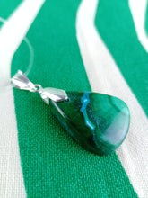 Cargar imagen en el visor de la galería, Colgante Crisocola con Plata Mod. 2
