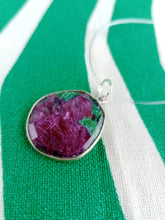 Cargar imagen en el visor de la galería, Colgante Rubi Zoisita con Plata Mod. 2
