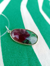 Cargar imagen en el visor de la galería, Colgante Rubi Zoisita con Plata Mod. 1
