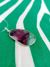 Cargar imagen en el visor de la galería, Colgante Rubi Zoisita con Plata Mod. 8
