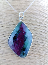 Cargar imagen en el visor de la galería, Colgante Rubi Zoisita con Plata Mod. 7
