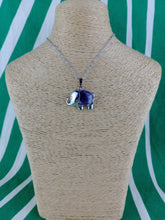 Cargar imagen en el visor de la galería, Colgante Elefante Amatista
