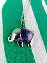 Cargar imagen en el visor de la galería, Colgante Elefante Amatista
