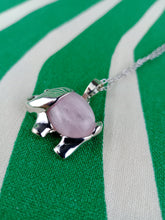 Cargar imagen en el visor de la galería, Colgante Elefante Cuarzo Rosa
