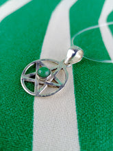 Cargar imagen en el visor de la galería, Colgante Pentagrama Malaquita Plata
