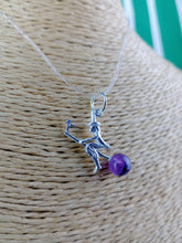 Cargar imagen en el visor de la galería, Colgante Bruja de Plata con Amatista
