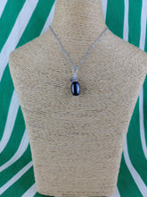 Cargar imagen en el visor de la galería, Colgante Shunguita con Cuarzo Herkimer Mod 5
