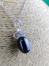 Cargar imagen en el visor de la galería, Colgante Shunguita con Cuarzo Herkimer Mod 5
